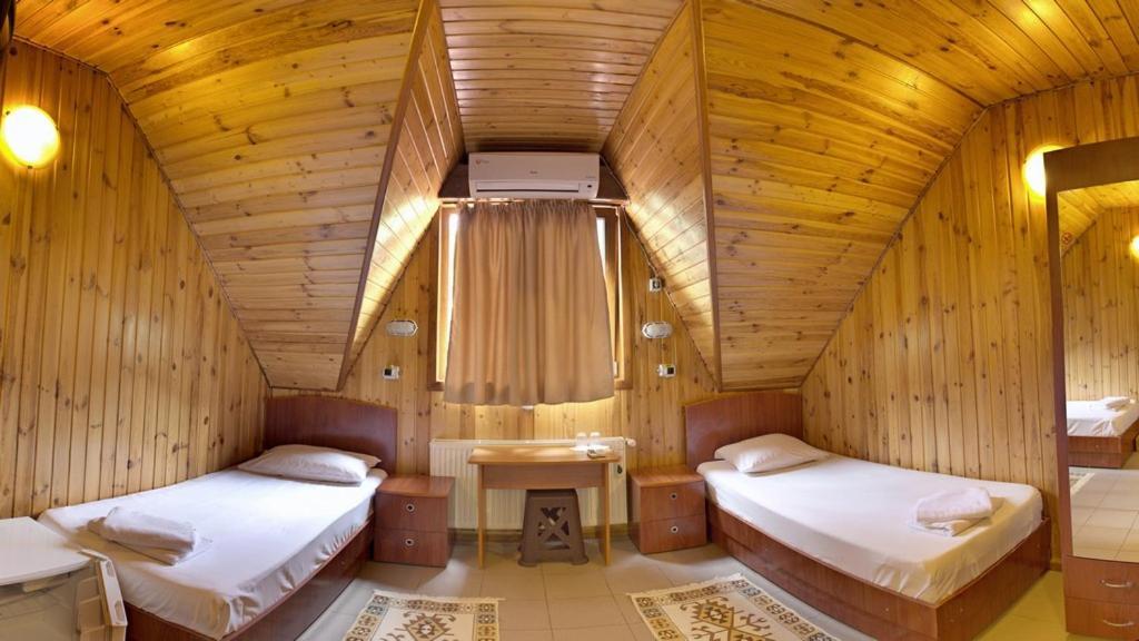 Pensiunea Casa Verde Bucuresti ภายนอก รูปภาพ