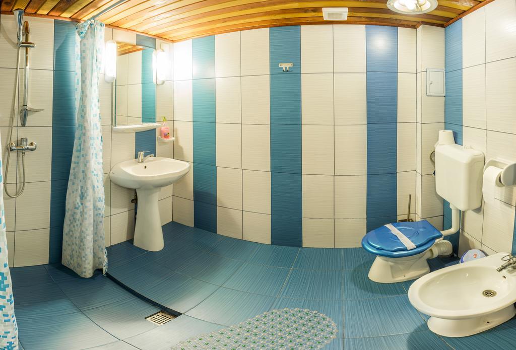 Pensiunea Casa Verde Bucuresti ภายนอก รูปภาพ