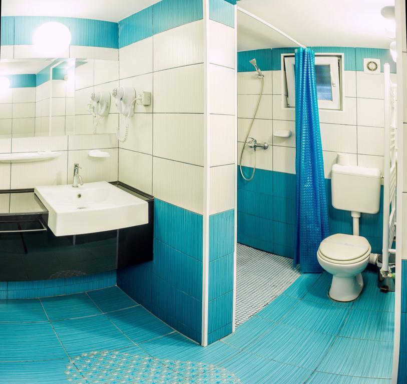 Pensiunea Casa Verde Bucuresti ภายนอก รูปภาพ