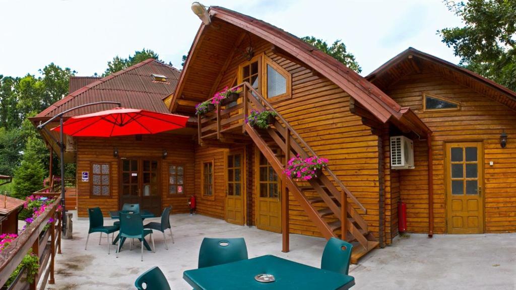 Pensiunea Casa Verde Bucuresti ภายนอก รูปภาพ